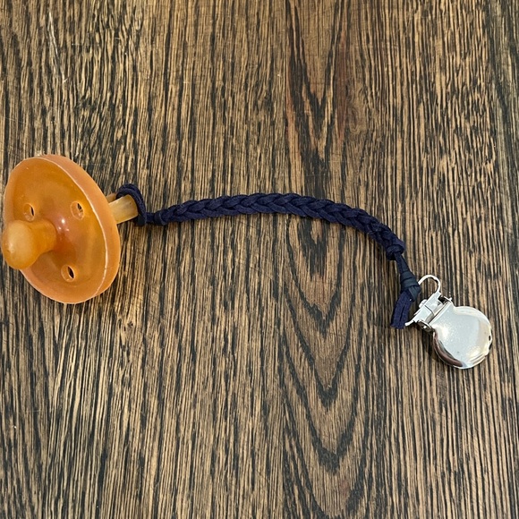 Set of Two Pacifier Clips! - Picture 6 of 9